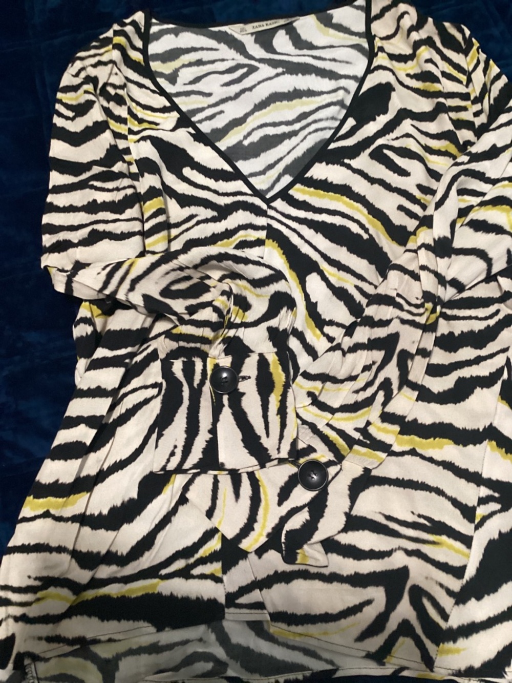 Zara Basic Blouse-L - Picture 2 of 3